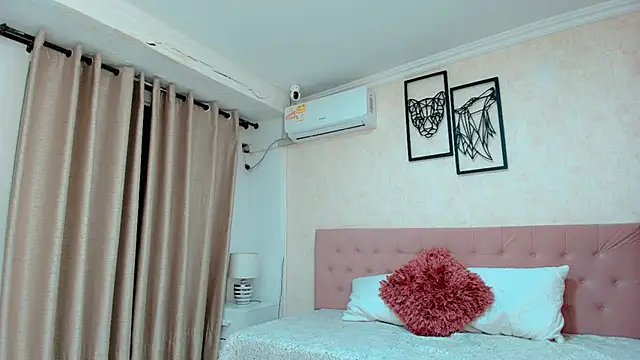 littlemolly walcott online show from March 2026 11:49:02 PM