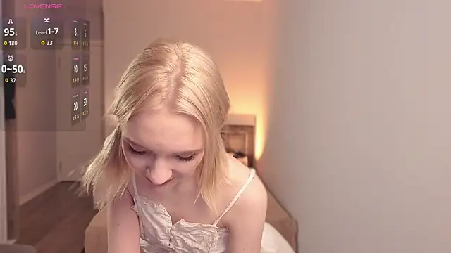 lily moony online show from May 2026 10:50:01 PM
