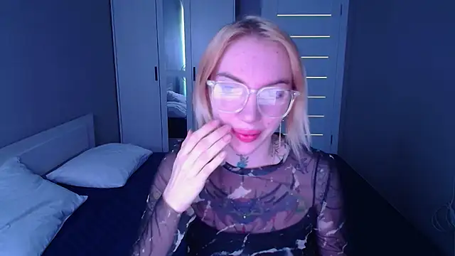 Snapshot of AssolSoul chatting on June 2026 09:24:01 AM AssolSoul online show from June 2026 09:24:01 AM