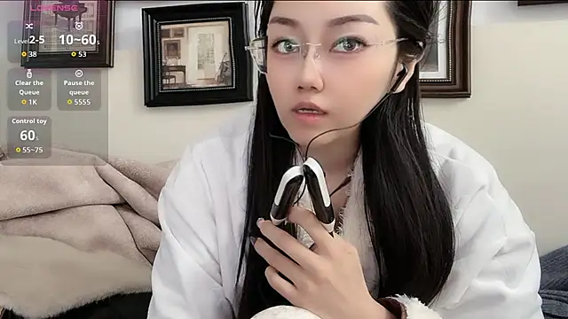 Snapshot of Alice-yaya chatting on February 2026 05:33:01 PM Alice-yaya online show from February 2026 05:33:01 PM