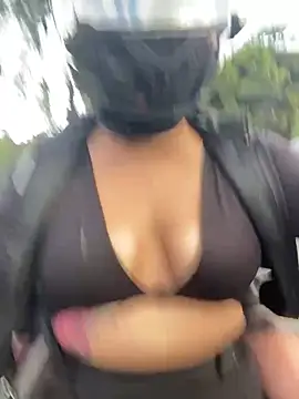 Scarlet auraa online show from February 2026 10:28:02 PM