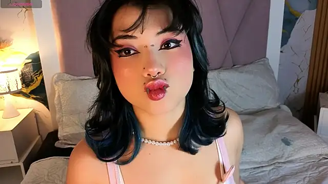Snapshot of Sienna_Desiree chatting on July 2026 04:03:02 AM Sienna Desiree online show from July 2026 04:03:02 AM