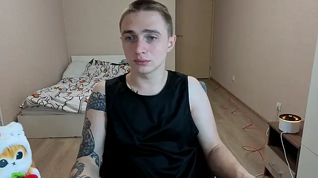 Snapshot of LEO__MILLER chatting on June 2026 05:33:02 PM LEO MILLER online show from June 2026 05:33:02 PM