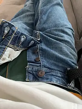 sexyschiavo online show from March 2026 04:32:01 PM