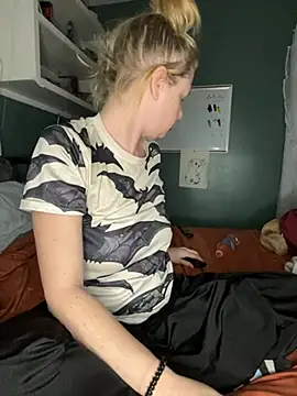 Autumn paige online show from February 2026 12:38:01 AM