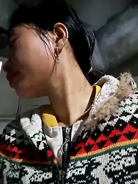 Snapshot of Hiniyk2 chatting on January 2026 02:04:02 AM Hiniyk2 online show from January 2026 02:04:02 AM