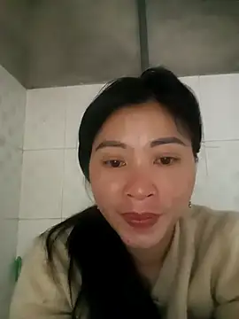 Snapshot of Hiniyk2 chatting on March 2026 12:05:02 AM Hiniyk2 online show from March 2026 12:05:02 AM