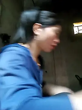 Snapshot of Hiniyk2 chatting on April 2026 04:32:01 AM Hiniyk2 online show from April 2026 04:32:01 AM