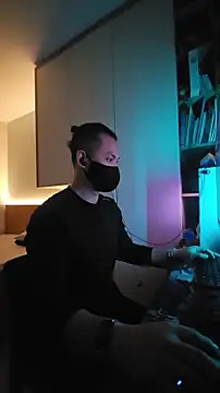 Snapshot of OnlyHand9x chatting on March 2026 05:30:02 PM OnlyHand9x online show from March 2026 05:30:02 PM