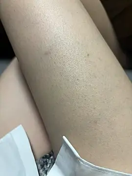 Snapshot of maonyan6 chatting on April 2026 01:00:02 PM maonyan6 online show from April 2026 01:00:02 PM