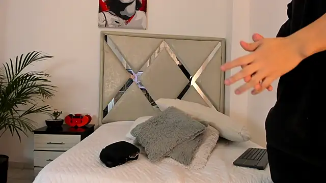 Liam saint online show from February 2026 12:34:01 PM