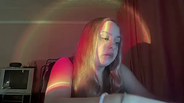 Snapshot of ZoraDearmon chatting on January 2026 10:13:02 PM ZoraDearmon online show from January 2026 10:13:02 PM