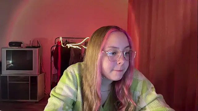 Snapshot of ZoraDearmon chatting on February 2026 09:10:01 PM ZoraDearmon online show from February 2026 09:10:01 PM