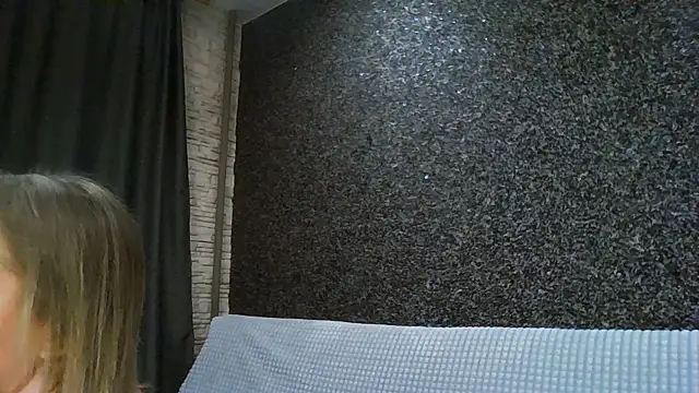 Amanda Luxe online show from January 2026 03:10:01 AM