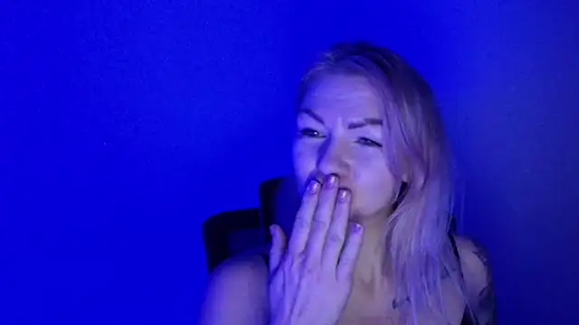 Snapshot of Madonna_Fire chatting on January 2026 12:31:01 PM Madonna Fire online show from January 2026 12:31:01 PM