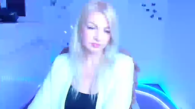 Snapshot of Madonna_Fire chatting on February 2026 12:44:02 PM Madonna Fire online show from February 2026 12:44:02 PM