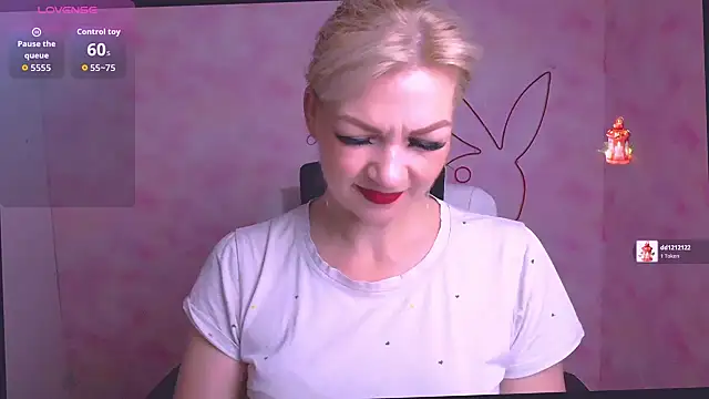 Snapshot of Madonna_Fire chatting on May 2026 05:56:02 AM Madonna Fire online show from May 2026 05:56:02 AM