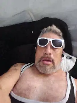Snapshot of eddy73xxx chatting on May 2026 01:31:01 PM eddy73xxx online show from May 2026 01:31:01 PM