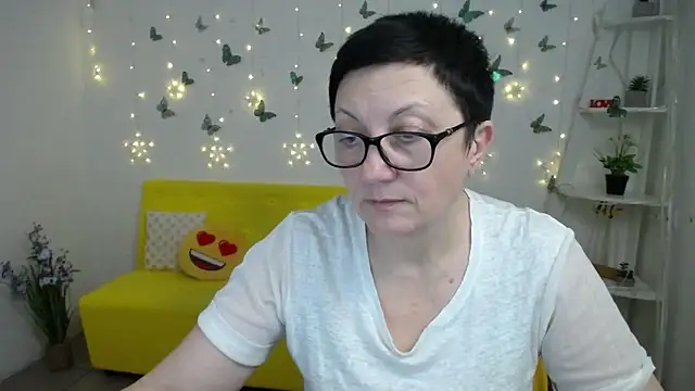 EmilyL0ve online show from March 2026 02:04:02 AM