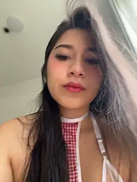 Snapshot of Valen_Martiinez chatting on January 2026 02:11:01 PM Valen Martiinez online show from January 2026 02:11:01 PM