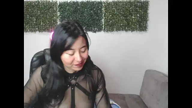 LolaOpalX online show from January 2026 01:11:01 AM