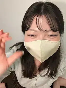   Yui  online show from May 2026 12:48:01 PM