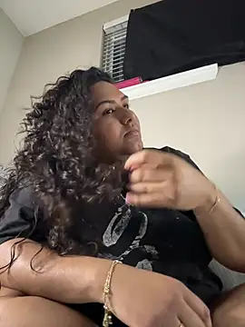 Angeliccreamyrican online show from April 2026 06:33:01 AM