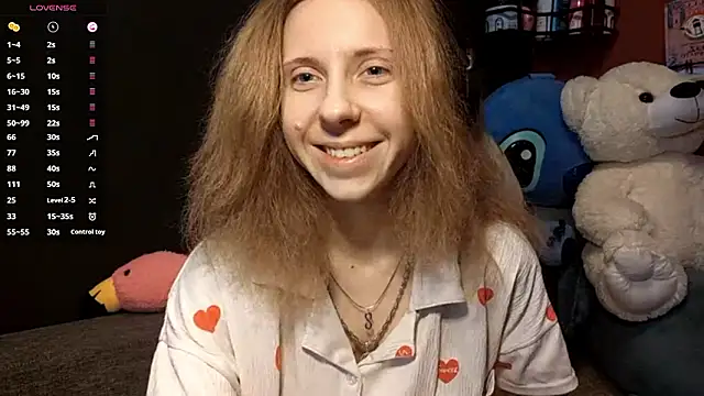 Snapshot of TiaraHenegan chatting on February 2026 07:18:01 AM TiaraHenegan online show from February 2026 07:18:01 AM