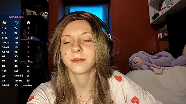 Snapshot of TiaraHenegan chatting on February 2026 07:59:02 AM TiaraHenegan online show from February 2026 07:59:02 AM