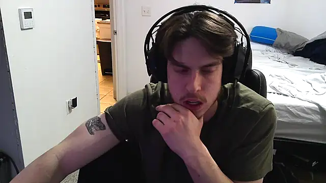 Snapshot of YummyDin chatting on March 2026 06:58:02 PM YummyDin online show from March 2026 06:58:02 PM