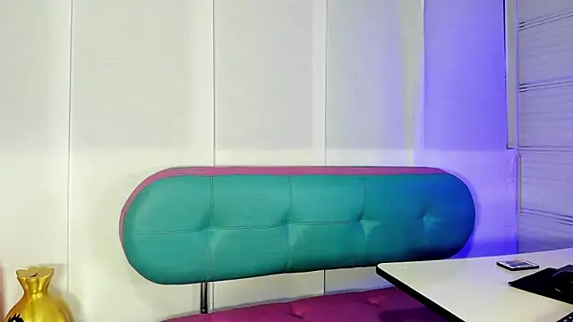 Snapshot of Sue_blue chatting on March 2026 01:01:01 AM Sue blue online show from March 2026 01:01:01 AM