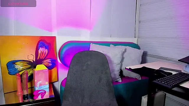 Snapshot of Sue_blue chatting on March 2026 11:21:01 PM Sue blue online show from March 2026 11:21:01 PM