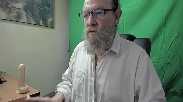 Snapshot of Uncle_Hottie chatting on March 2026 04:35:02 PM Uncle Hottie online show from March 2026 04:35:02 PM