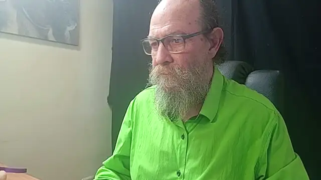 Snapshot of Uncle_Hottie chatting on March 2026 05:36:01 PM Uncle Hottie online show from March 2026 05:36:01 PM