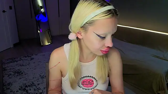 Snapshot of Luna_Beverly chatting on July 2026 09:22:01 PM Luna Beverly online show from July 2026 09:22:01 PM