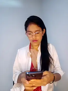 Elizabeth manzon online show from April 2026 08:06:02 PM