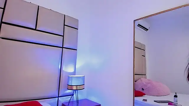 Snapshot of alejandra_loppez chatting on February 2026 08:25:01 PM alejandra loppez online show from February 2026 08:25:01 PM