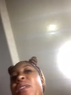 Snapshot of Creamy_bitchxxx chatting on February 2026 10:52:02 PM Creamy bitchxxx online show from February 2026 10:52:02 PM