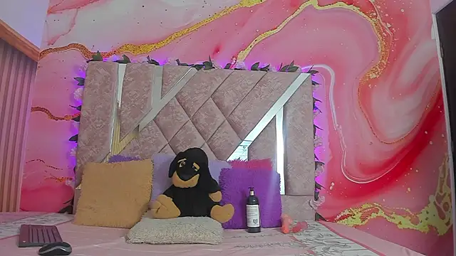 Snapshot of emily_velvet__ chatting on February 2026 06:15:01 PM emily velvet online show from February 2026 06:15:01 PM