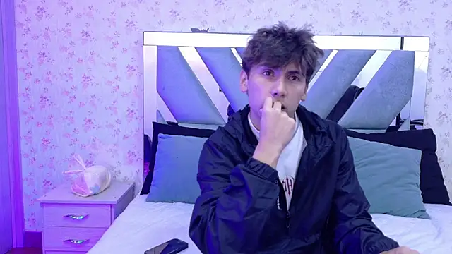 Liam Noxx online show from February 2026 07:43:01 PM