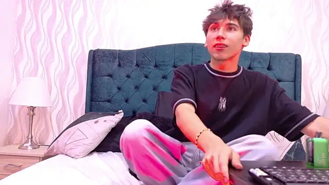 Liam Noxx online show from February 2026 08:42:02 PM