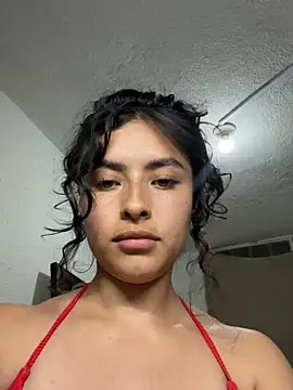 Snapshot of auroramooon chatting on February 2026 01:56:02 AM auroramooon online show from February 2026 01:56:02 AM