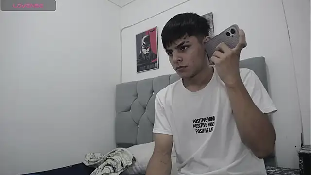 Snapshot of Loganjhonson19 chatting on January 2026 03:09:01 AM Loganjhonson19 online show from January 2026 03:09:01 AM