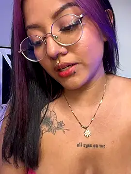 Snapshot of queen_of_you_heart chatting on January 2026 06:43:02 PM queen of you heart online show from January 2026 06:43:02 PM