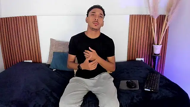 Snapshot of Julian_Dark_ chatting on February 2026 04:16:02 AM Julian Dark online show from February 2026 04:16:02 AM