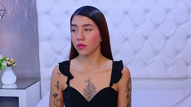 Snapshot of VioletFroost chatting on February 2026 02:53:01 AM VioletFroost online show from February 2026 02:53:01 AM