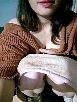 Snapshot of Happy_sweet1 chatting on January 2026 11:28:01 PM Happy sweet1 online show from January 2026 11:28:01 PM