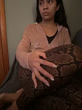 Snapshot of Bufu2213 chatting on April 2026 06:17:01 PM Bufu2213 online show from April 2026 06:17:01 PM