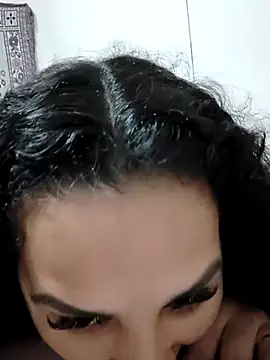 Larissinha015 online show from January 2026 02:50:01 AM