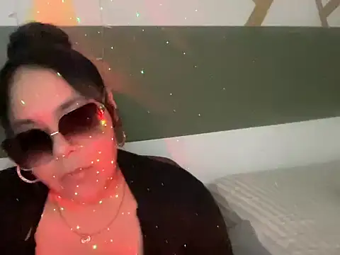 Snapshot of Thickfreakylatina chatting on March 2026 01:40:02 AM Thickfreakylatina online show from March 2026 01:40:02 AM